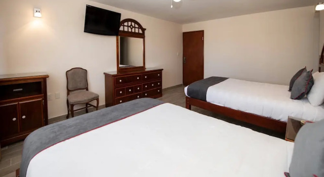 Четырёхместный номер Standard Hotel Senorial