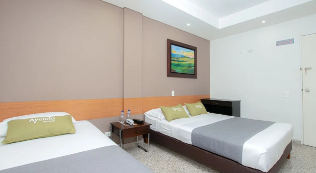 Standard quadruple chambre Hotel Oasis