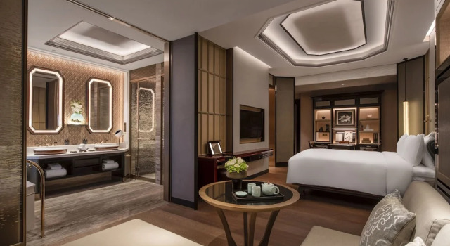 Двухместный номер Club Lounge Access с видом на горы The Ritz-Carlton, Nanjing