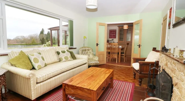 Betty's, Prenota Hotel Buxted High Weald