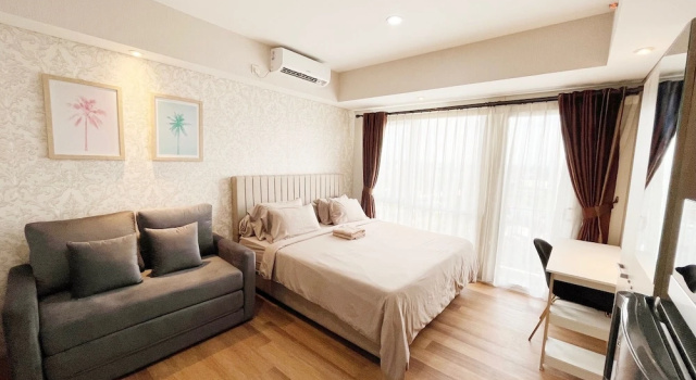 Люкс Breeze Apartments at Bintaro by OkeStay