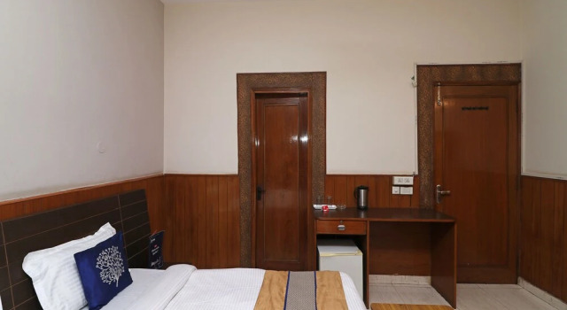 Oyo 10177 A Gulshan Continental