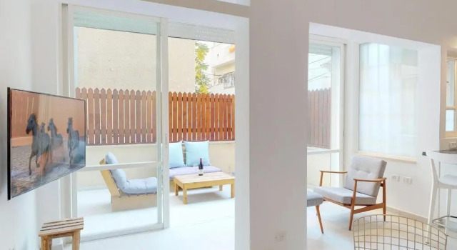Calming 2BR in Hakerem 6 by HolyGuest, Забронировать Отель Тель-Авив Тель-Авивский округ, рядом с Площадь Рабина