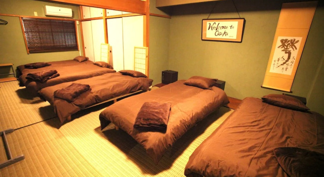 Кровать в общем номере (женский номер) Funtoco Backpackers Namba - Hostel