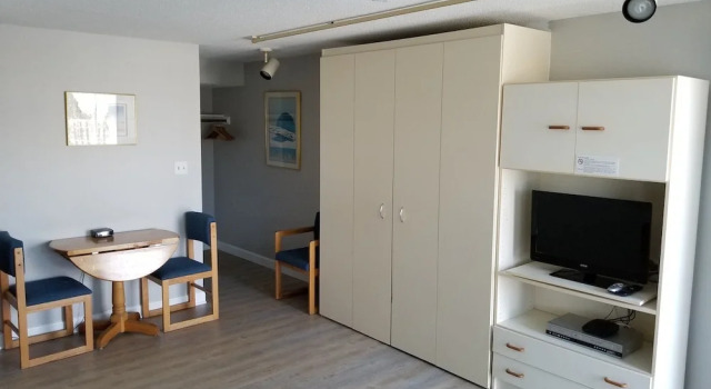 Студия Holiday Vacation Condominium