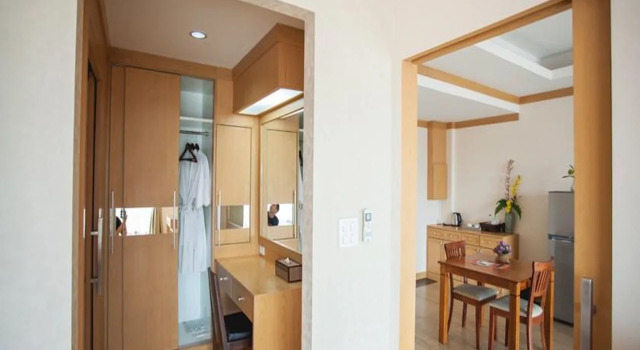 Royal Nakhara Hotel