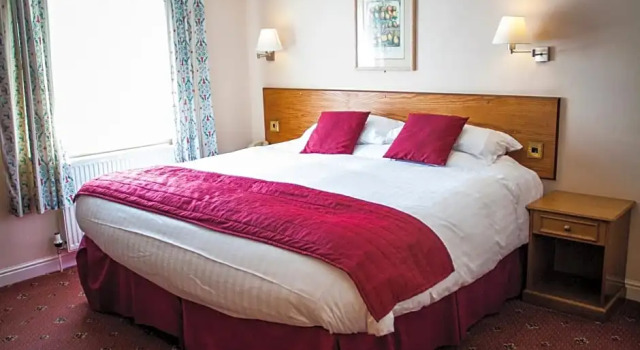 Номер Standard The Royal Hotel