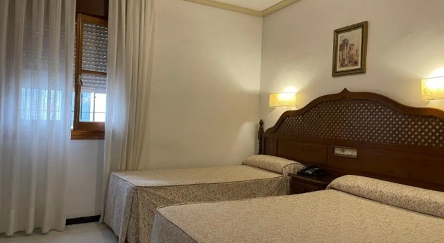 Трёхместный номер Standard Hotel Los Omeyas