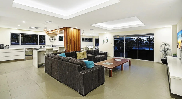 Just in Paradise Waterfront 5 Bedroom Deluxe House Central Broadbeach, Prenota Hotel Hotel a Queensland con parcheggio, Parcheggio