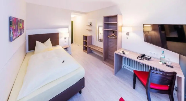 Одноместный номер Comfort с балконом Montana Landhotel Gummersbach-Nord