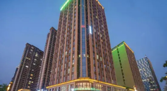GreenTree Express Hotel (Kunming Gaoxin Wuyue Plaza Huafu), Rezerwuj Hotel Hotele w Kunming z parkingiem, Parking