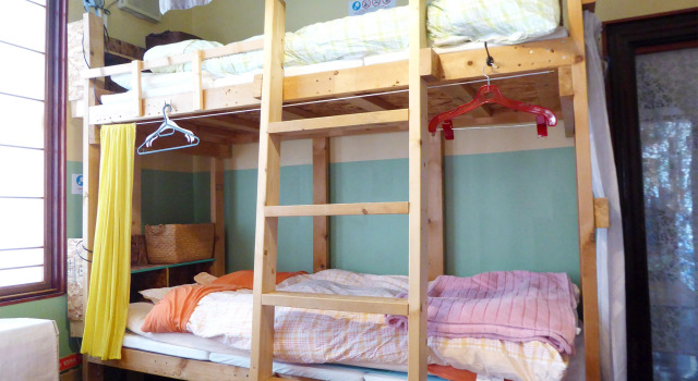 Кровать в общем номере (женский номер) The Otaornai Backpackers Hostel Morinoki