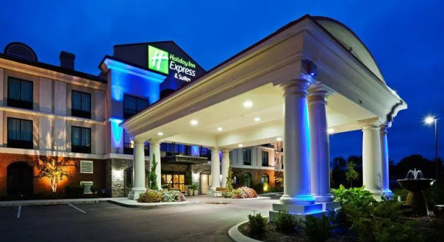 Кровать в общем номере Holiday Inn Express Hotel & Suites Mount Juliet - Nashville Area by IHG
