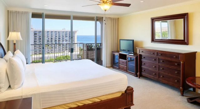 Номер Premier AEI at The Whaler Kaanapali Beach Resort