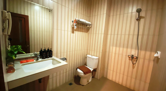 Double suite junior Front One HK Resort Semarang