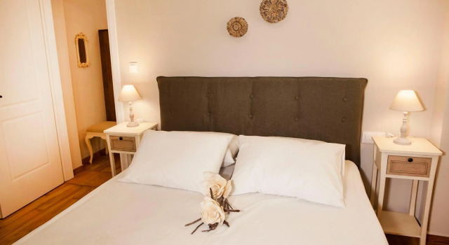 2-spaces comfy Bentzi apartment 7 with balcony in Pagrati, Забронировать Апартаменты/квартира Афины Острова Саронического залива - Аттика, рядом с Theocharakis Foundation
