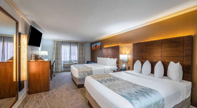 Четырёхместный номер Standard Arroyo Pinion Hotel, an Ascend Collection Hotel