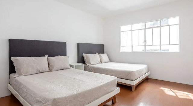 Stay Connected in Roma - 3br- Fast Wifi- Laundry, Забронировать Апартаменты/квартира Отели Мехико с парковкой, рядом с Estela de Luz, Парковка