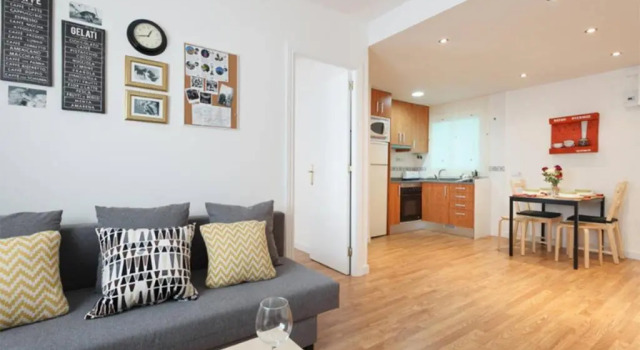 bcn4days Apartments, Book Lejlighed Hoteller i St. Just Desvernes med parkering, Parkering