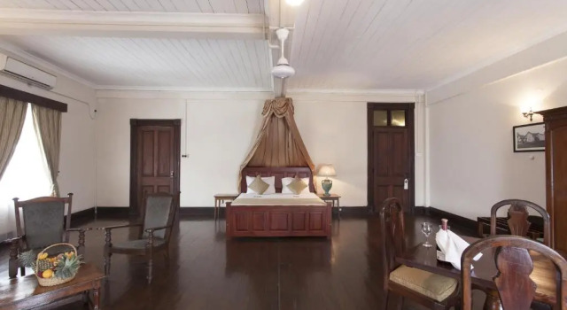 Полулюкс Queens Hotel Kandy - 160 Years of Heritage