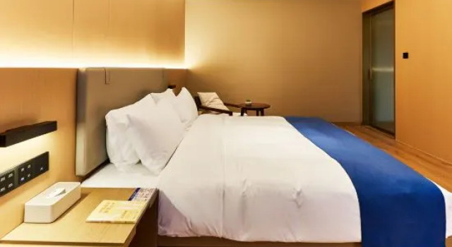 Люкс Yuhai Elegant Hotel (Ningbo Qianwan New Area Lishi Plaza )