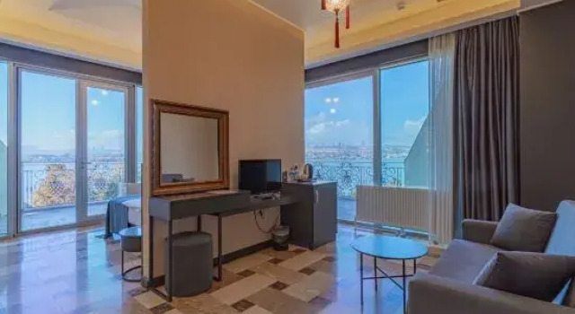 Люкс Kronos Hotel