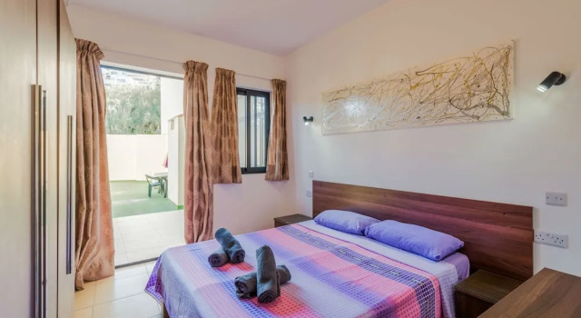 Getawaysmalta - Blue Harbour 2 Seafront 3-bedroom Apt With Large Back Terrace, Buchen Sie Hotel St. Paul's Bay Malta