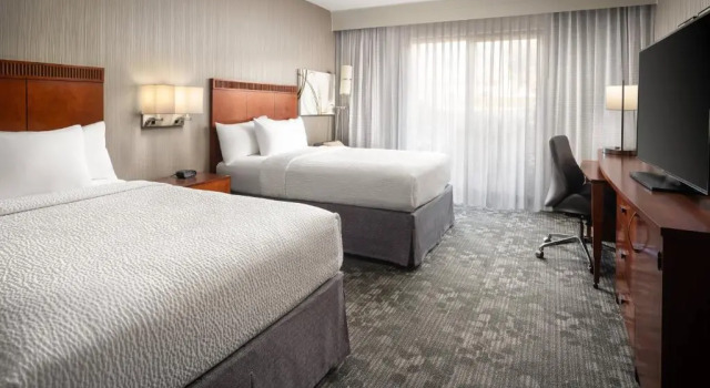 Четырёхместный номер Standard Courtyard by Marriott Phoenix Mesa