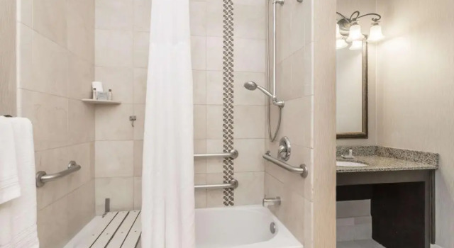 Люкс Hawthorn Extended Stay by Wyndham West Palm Beach Airport