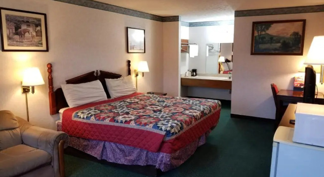 Номер Standard Americas Inn