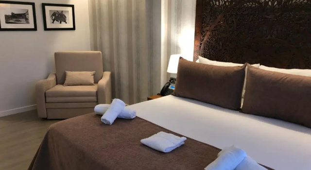 Трёхместный номер Standard Serennia Fira Gran Via Exclusive Rooms
