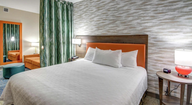 Двухместный люкс Home2 Suites By Hilton Foley