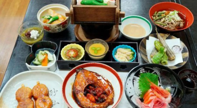 Sunaharai Onsen, Prenota Hotel Iida 