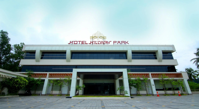 Hotel Hillway Park, Забронировать Отель Отели Чирайнкижу с парковкой, Парковка