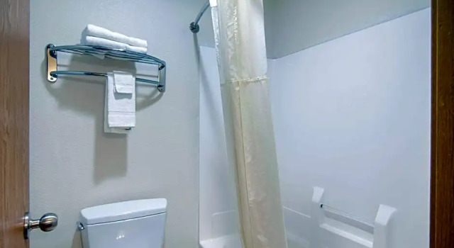 Шестиместный номер Standard Quality Inn Kearney - Liberty