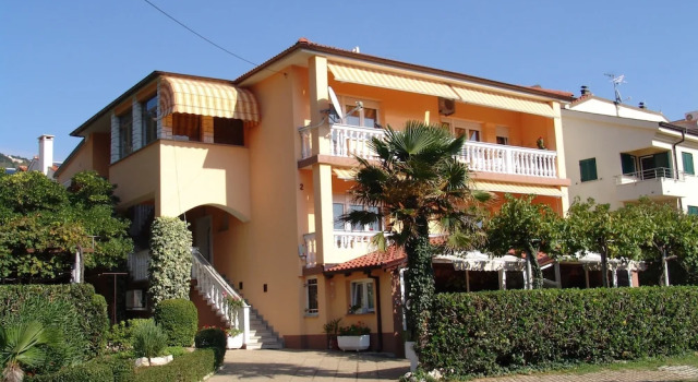 Apartments and Room Boris, Prenota Appartamento Hotel a Isole Quarnerine con parcheggio, Parcheggio