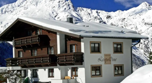 Ferienheim Leopoldine, Rezerwuj Hotel Hotele w Tyrol z parkingiem, Parking