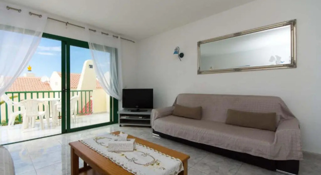 Mare Verde 98 - Two Bed, Book Hotel Hotels in Tenerife with Parking, Parking