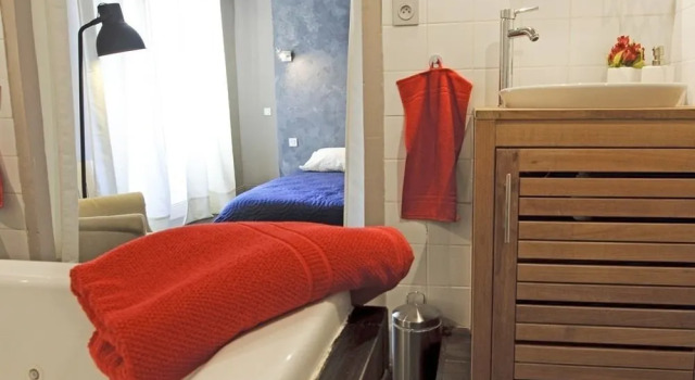 Avignon-teinturiers, Prenota Hotel Hotel a Alvernia con parcheggio, Parcheggio