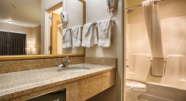 Двухместный люкс c 1 комнатой SureStay Hotel by Best Western Ottawa