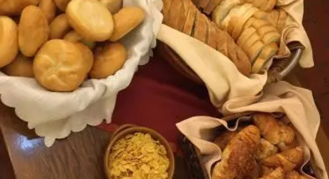 Aranykorona Hotel-tterem  Stl Pince, Buchen Sie Hotel Miskolc 