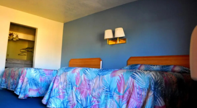 Четырёхместный номер Standard Mount Whitney Motel