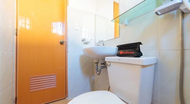 Люкс RedDoorz Premium near Museo De Baler
