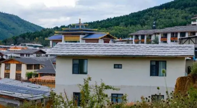 Qianyu Qianxun Starry Sky Tent Luxury Homestay (Dukezong Ancient City Branch), Buchen Sie Hotel Hotels in Yunnan mit Parkplatz, Parkplätze
