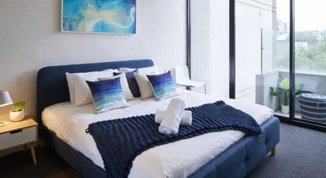 Apt Walking Distance to MCG & Epworth Hospital