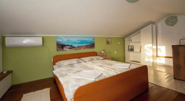 Hill Pool House, Kaštel Kambelovac Retreat