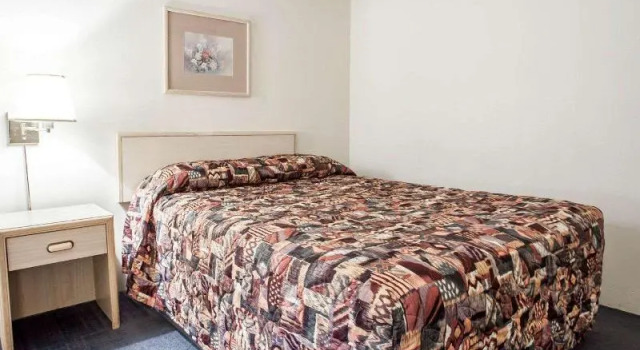 Номер Standard Rodeway Inn & Suites