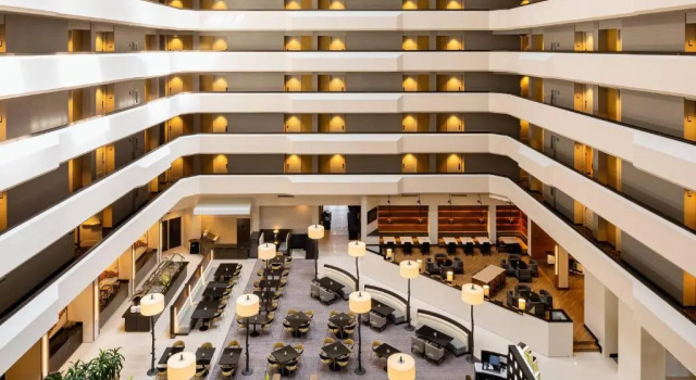 Sheraton West Des Moines, Забронировать Отель Уэст-де-Мойн Айова