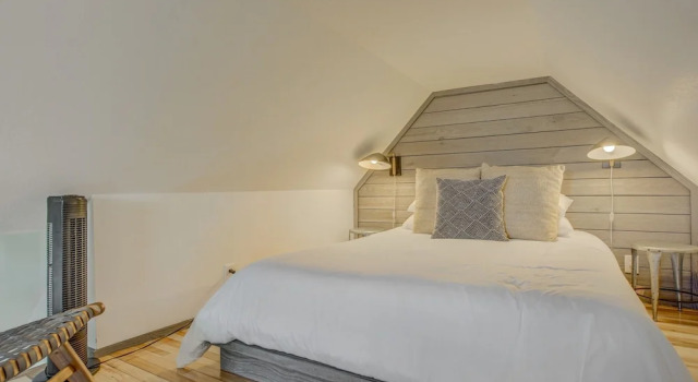 1BR Downtown Balcony-perfectwalk to Restaurants, Book Hotel 4-stjernede hoteller i Columbia, 4*
