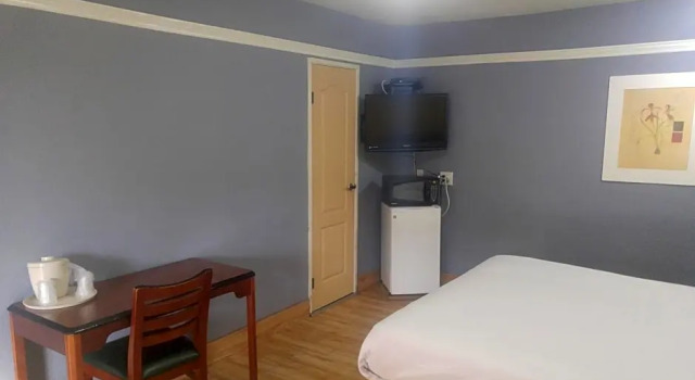Четырёхместный номер Standard Riviera Motel